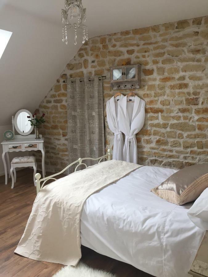 No 3 Route De Lingramiere Bed & Breakfast La Ferte-Mace ภายนอก รูปภาพ