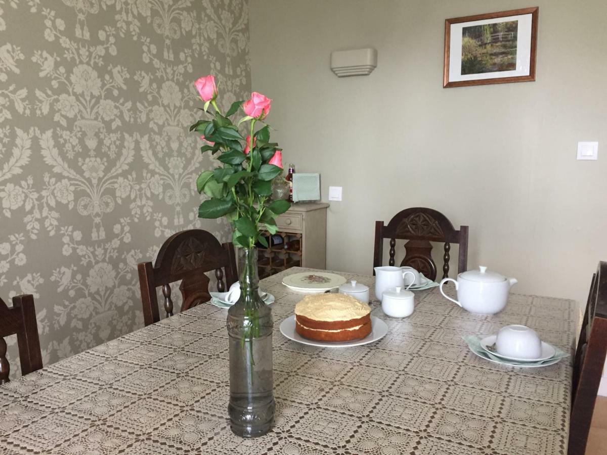 No 3 Route De Lingramiere Bed & Breakfast La Ferte-Mace ภายนอก รูปภาพ